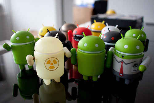Androids - photo by etnyk